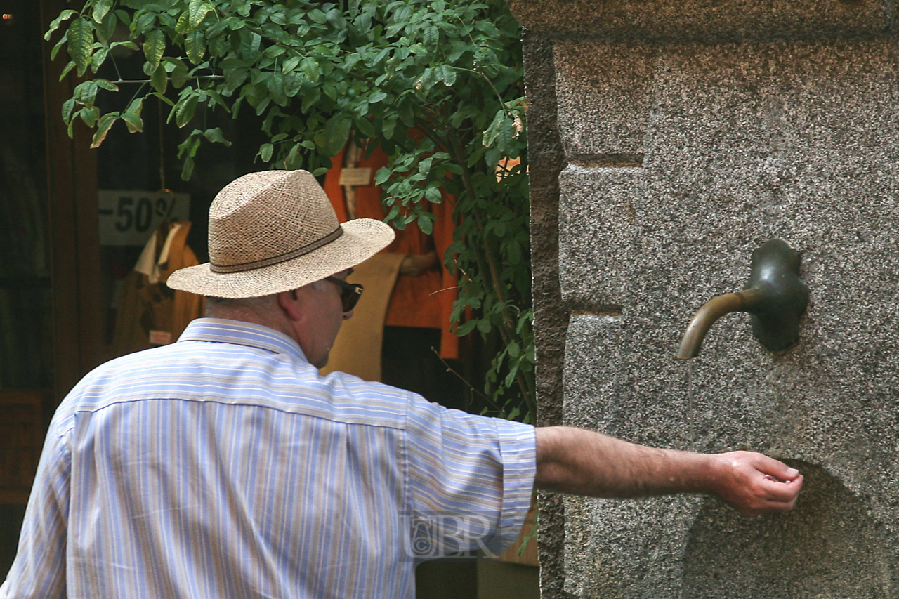 erfrischung_am_brunnen