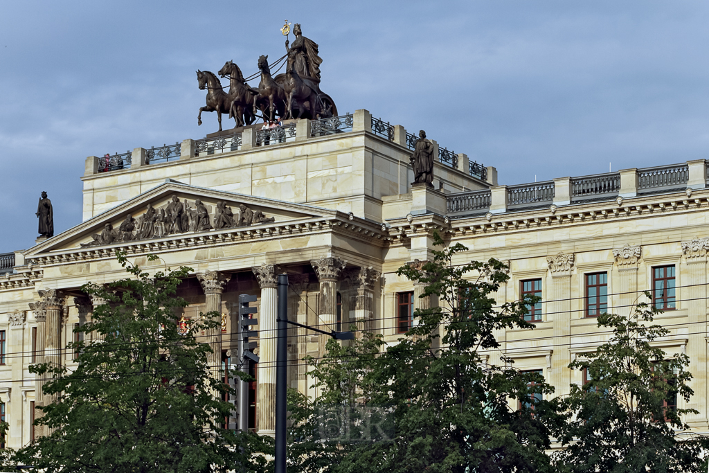 Schloss Portal mit Quadriga - Braunschweig