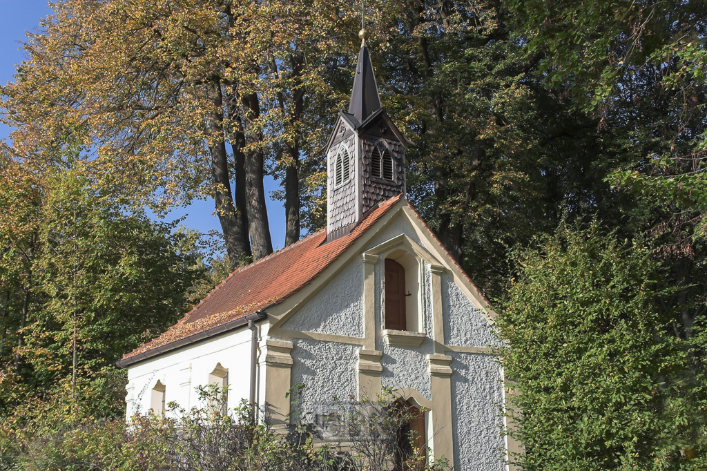 kapelle_mit_holzturm_01