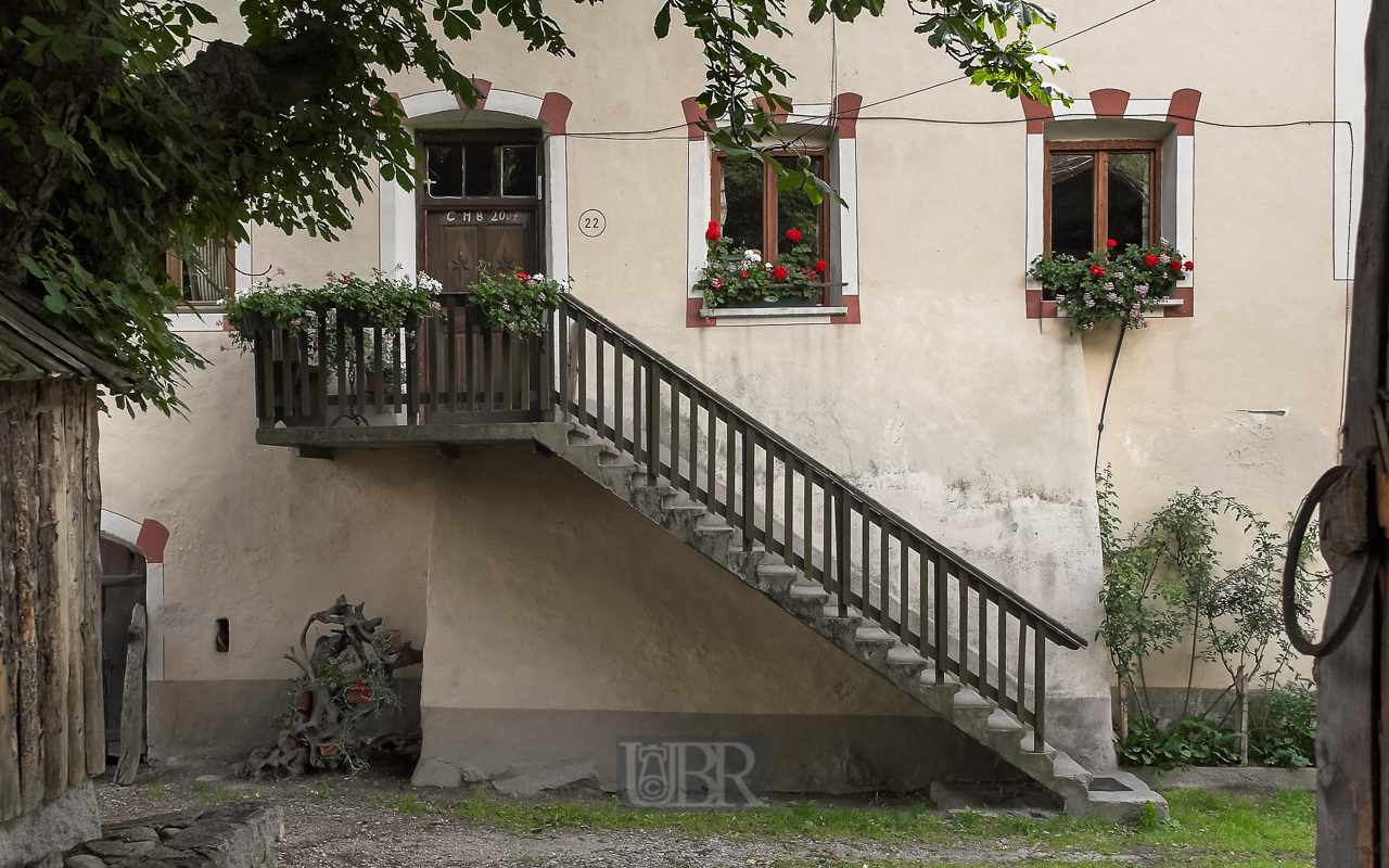 Außentreppe am Hautpgebäude - Moar zu Viersch