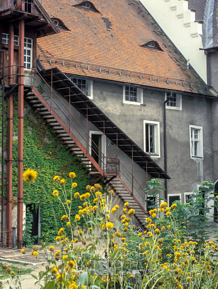 Im Innenhof von Schloss Waldau