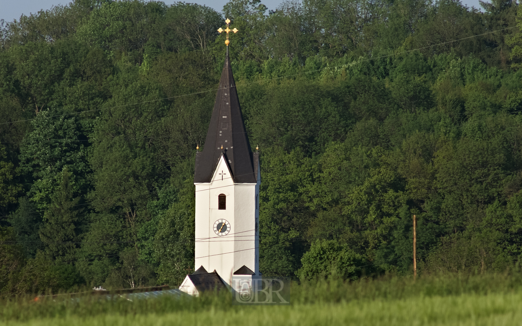 kirchturm_sickenhausen_feld_und_wald