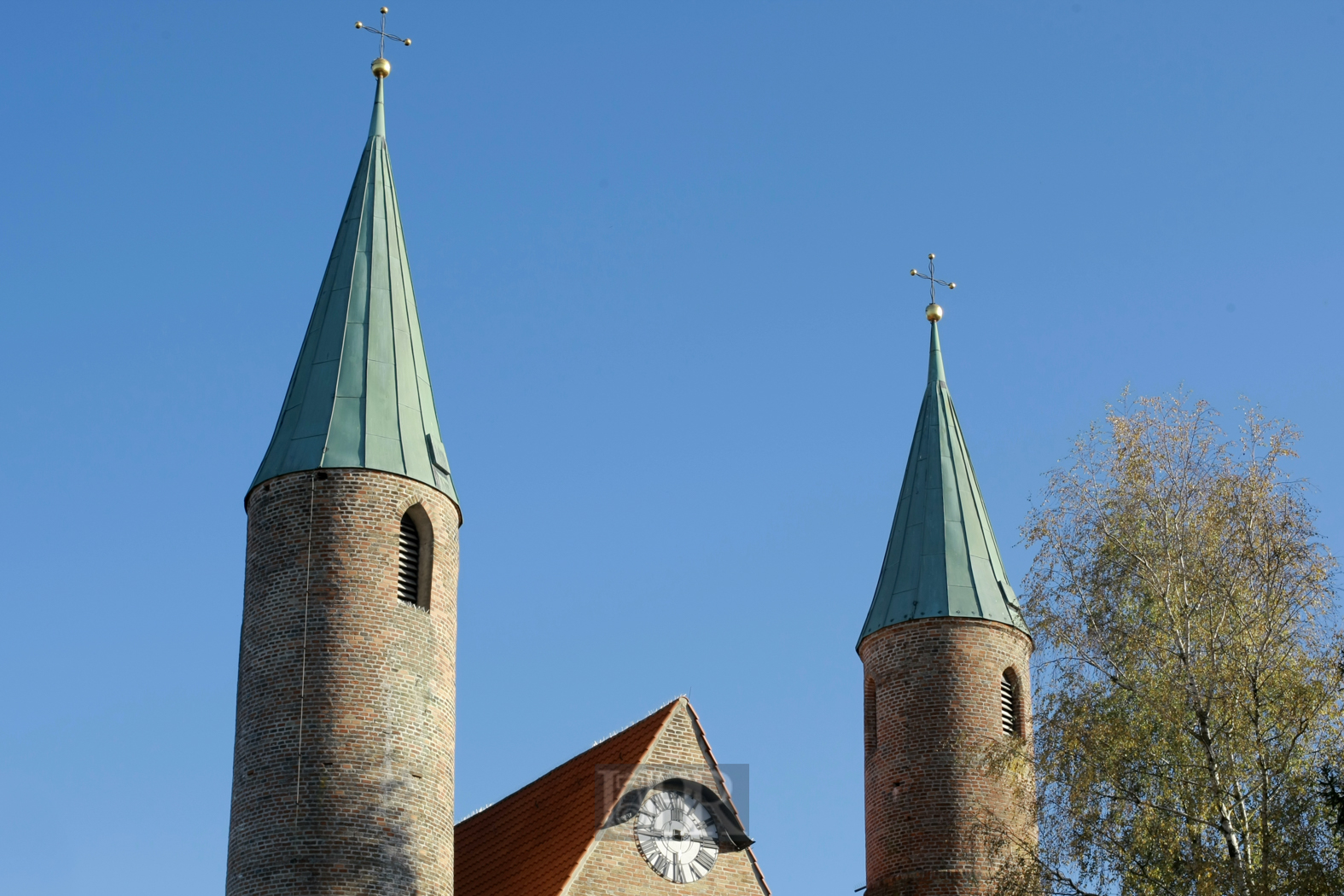 la_kirche_giebel_tuerme