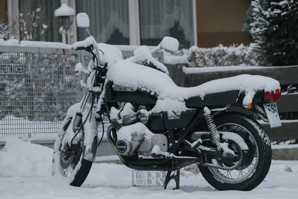 suzuki_750_unter_schnee_151