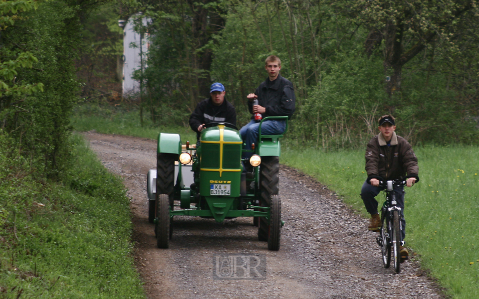 deutz_mit_radfahrer