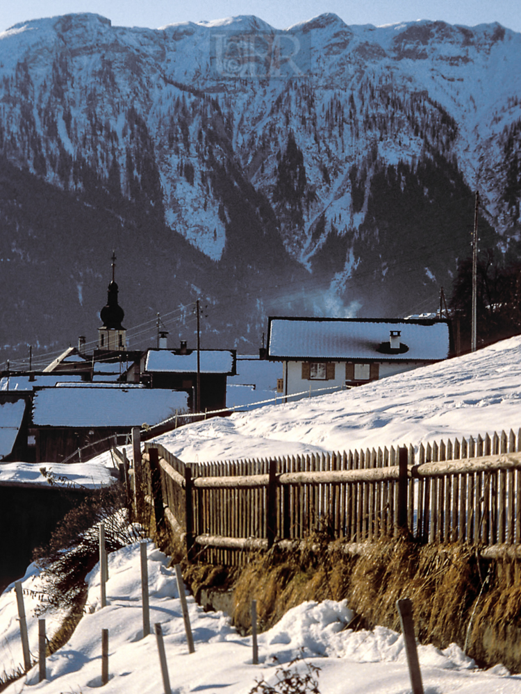 alpen_winter_mit_zaun