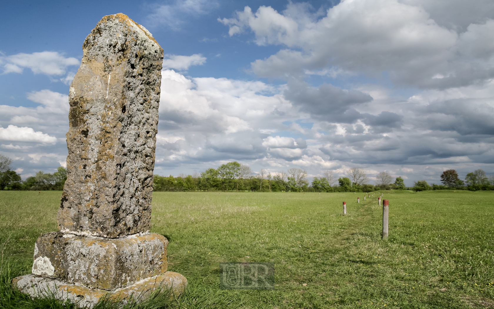 obelisk_garchinger_heide_24