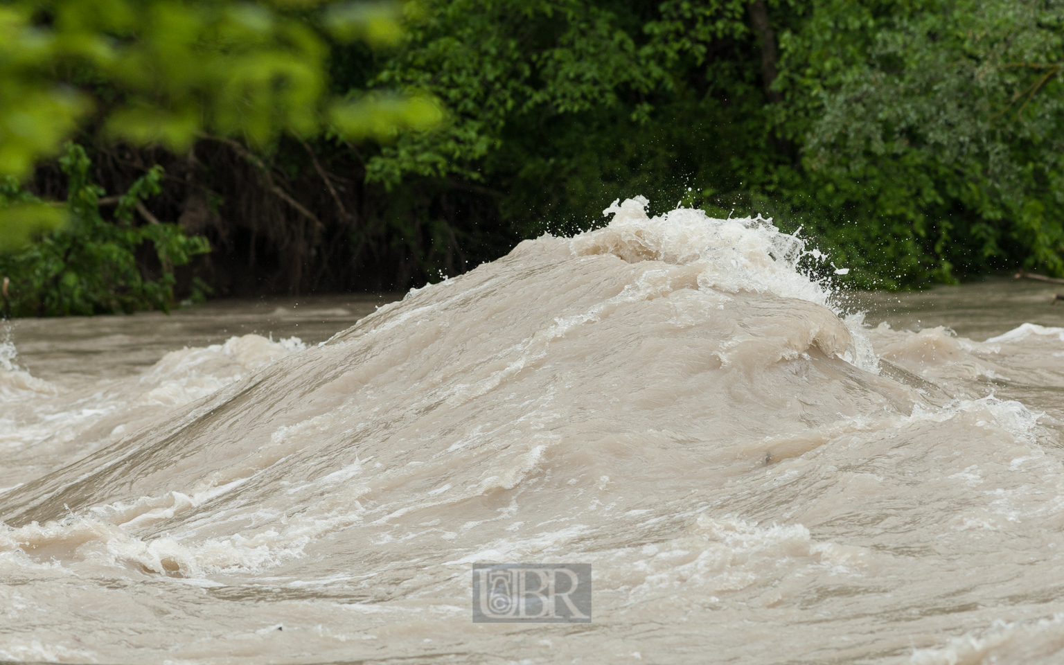 Die Isar bei Hochwasser im Mai 2019