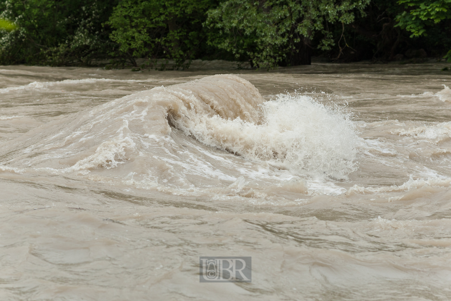 Die Isar bei Hochwasser im Mai 2019