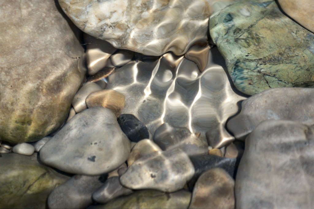 isar_steine_im_wasser_01