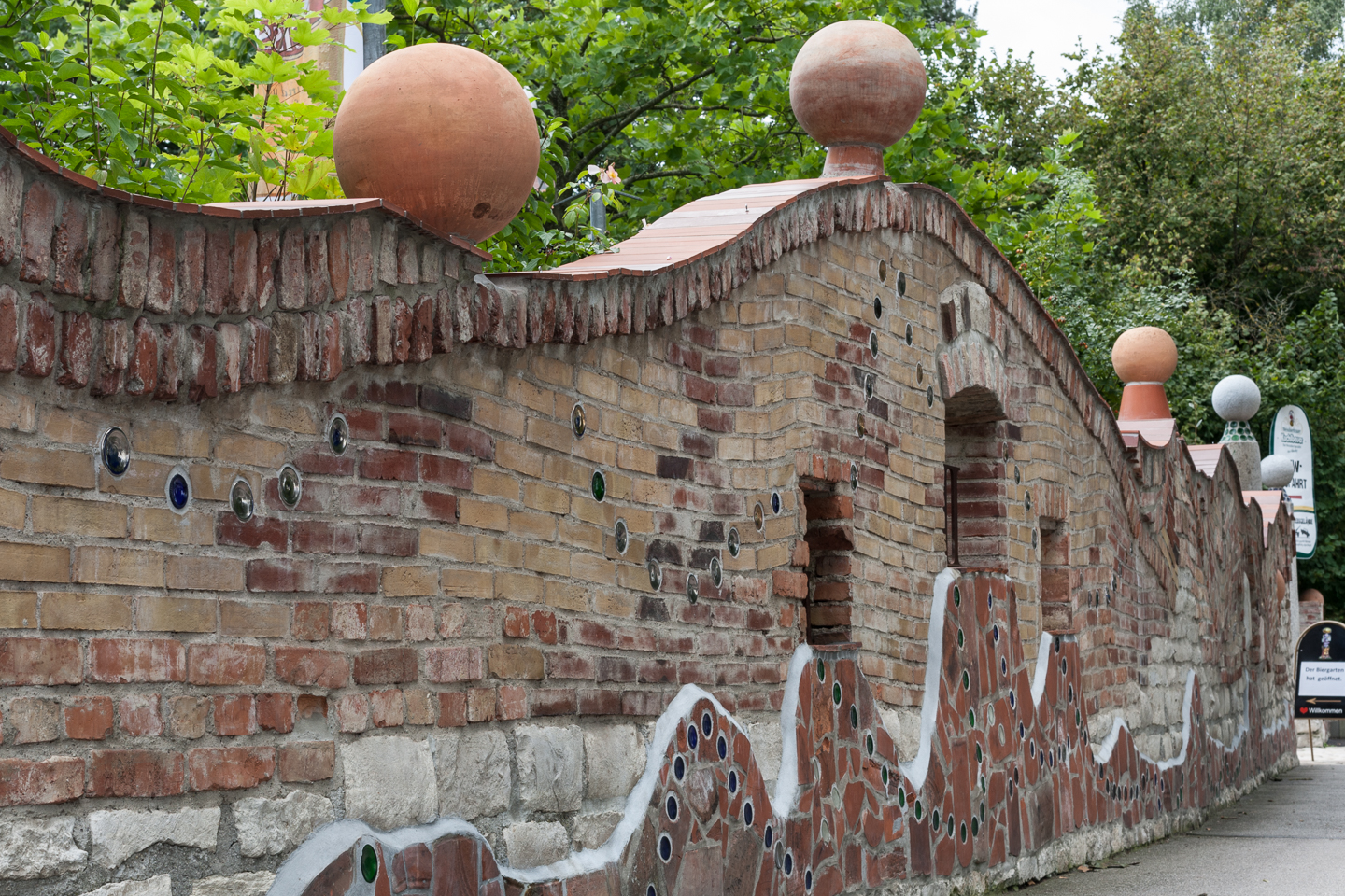 Einrahmung von Bierwelt und Biergarten