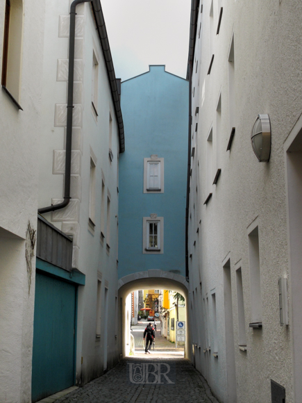 gasse_blau_01