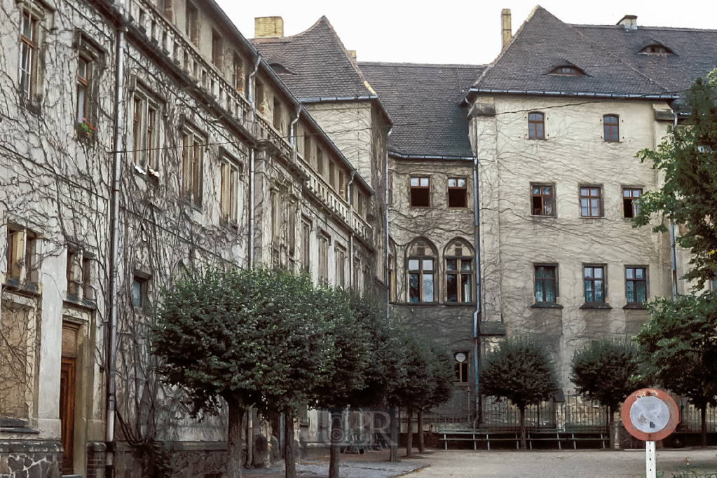 Im Schloss Püchau - lange Zeit genutzt als 'Feierabendheim'