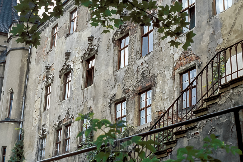 Im Schloss Püchau - lange Zeit genutzt als 'Feierabendheim'