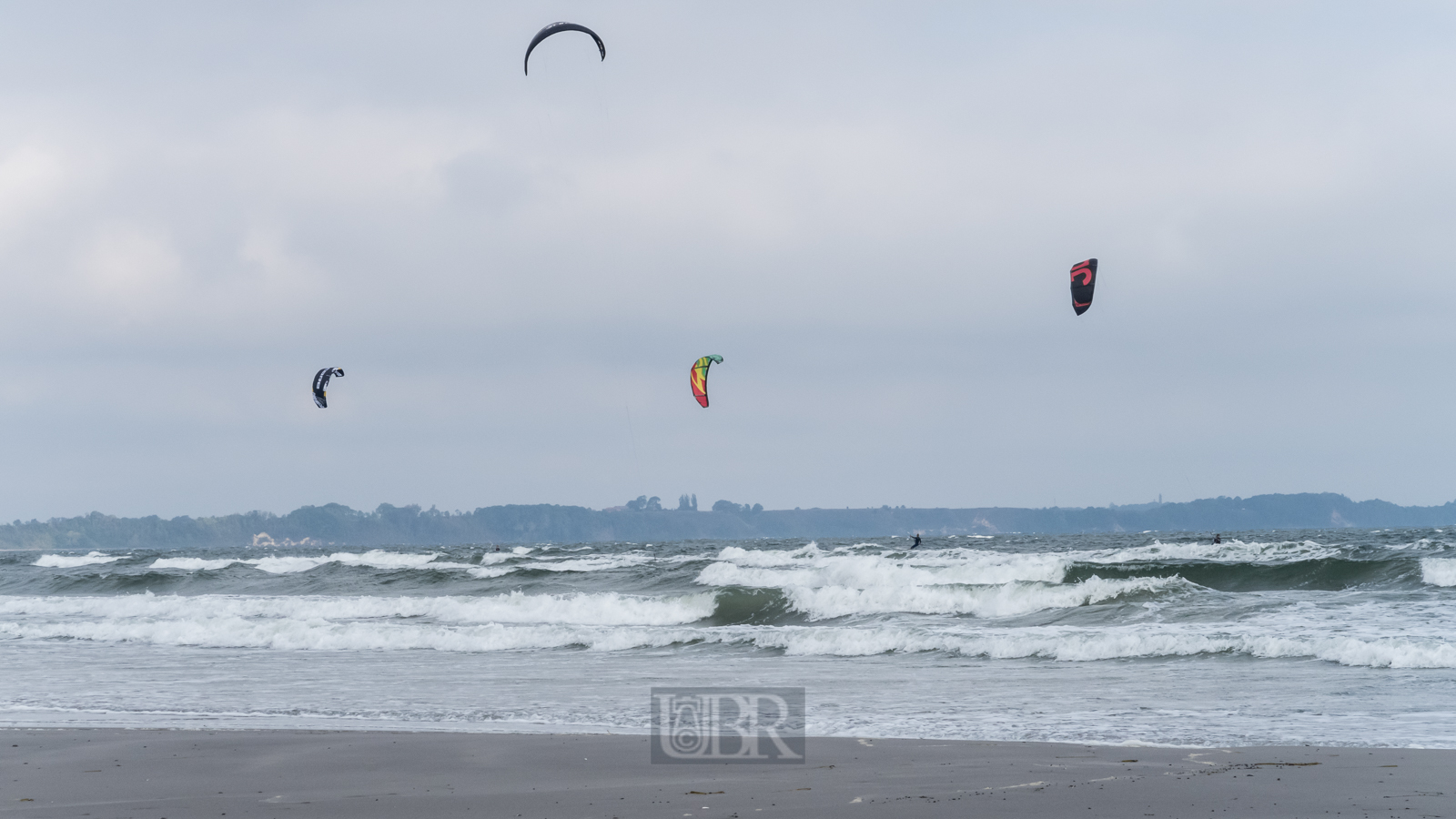 Am dritten Tag kam Wind auf - zur Freude der Kite-Surfer