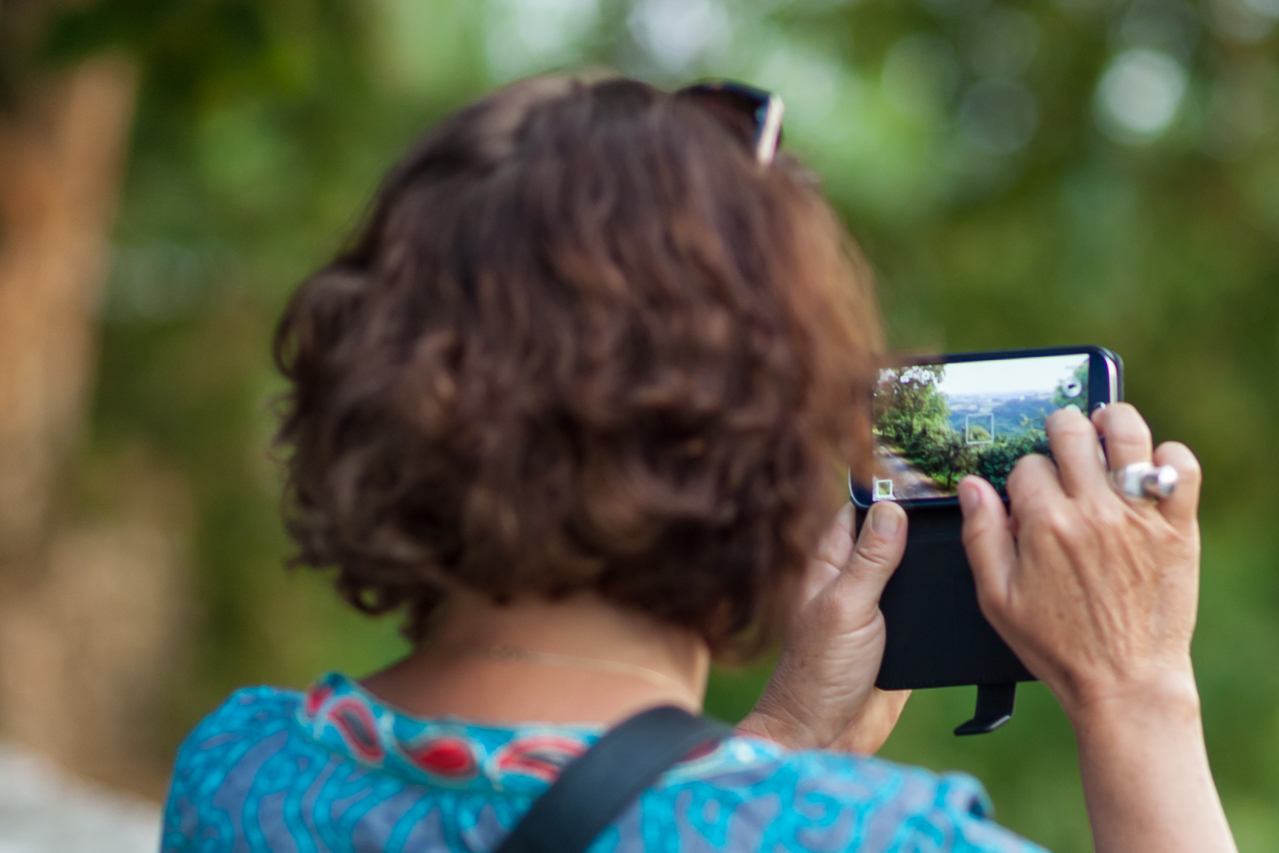 Besucher Kunst und Natuer in Groznjan