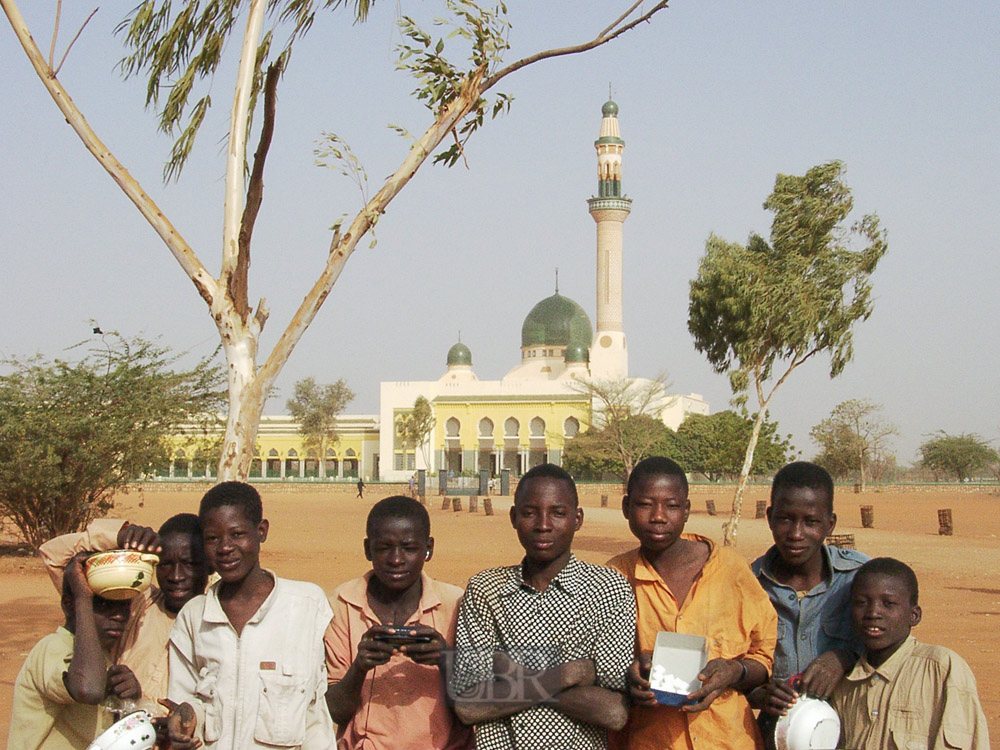 Der Große Platz mit Moschee im Hintergrund