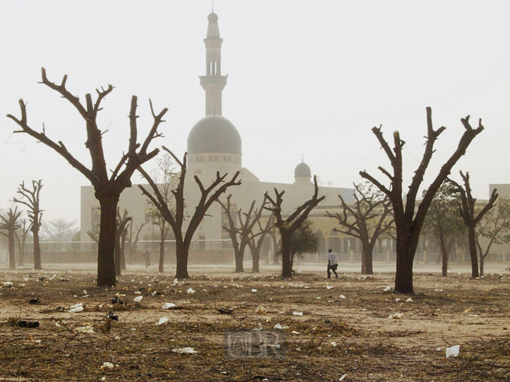 Der Große Platz mit Moschee im Hintergrund