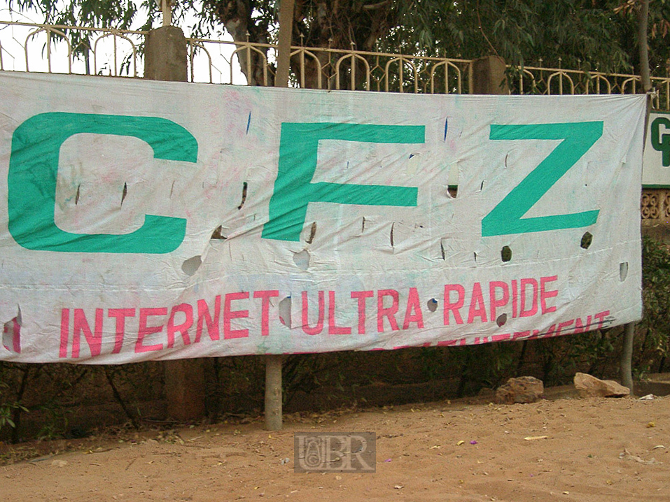 02_internet_cafe