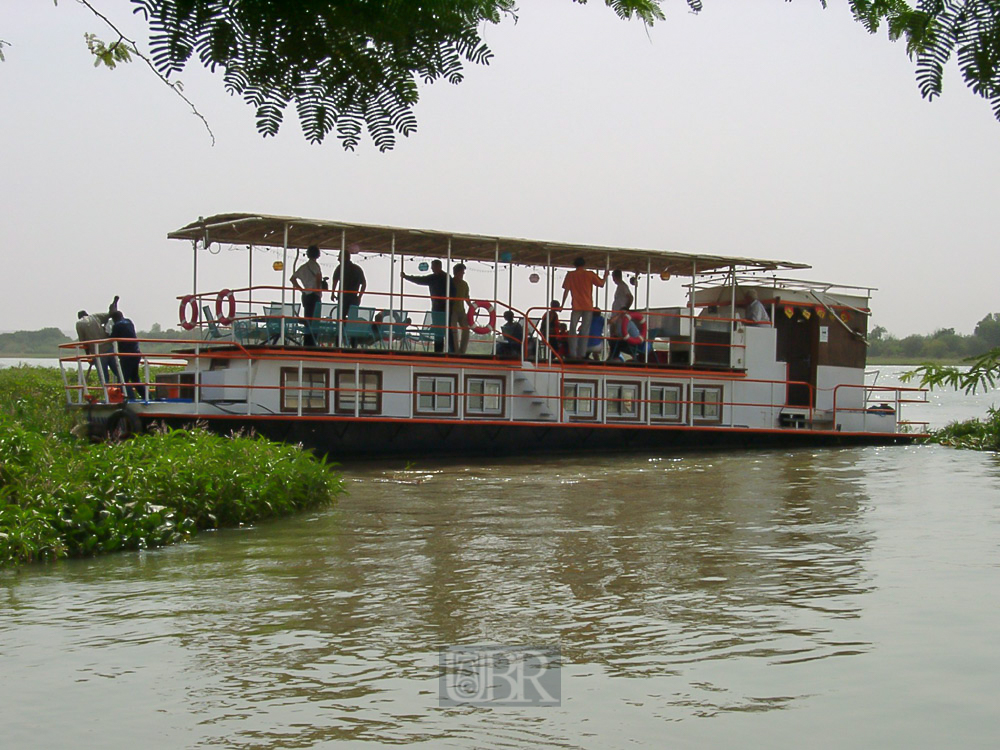 niger_x_dampfer_02