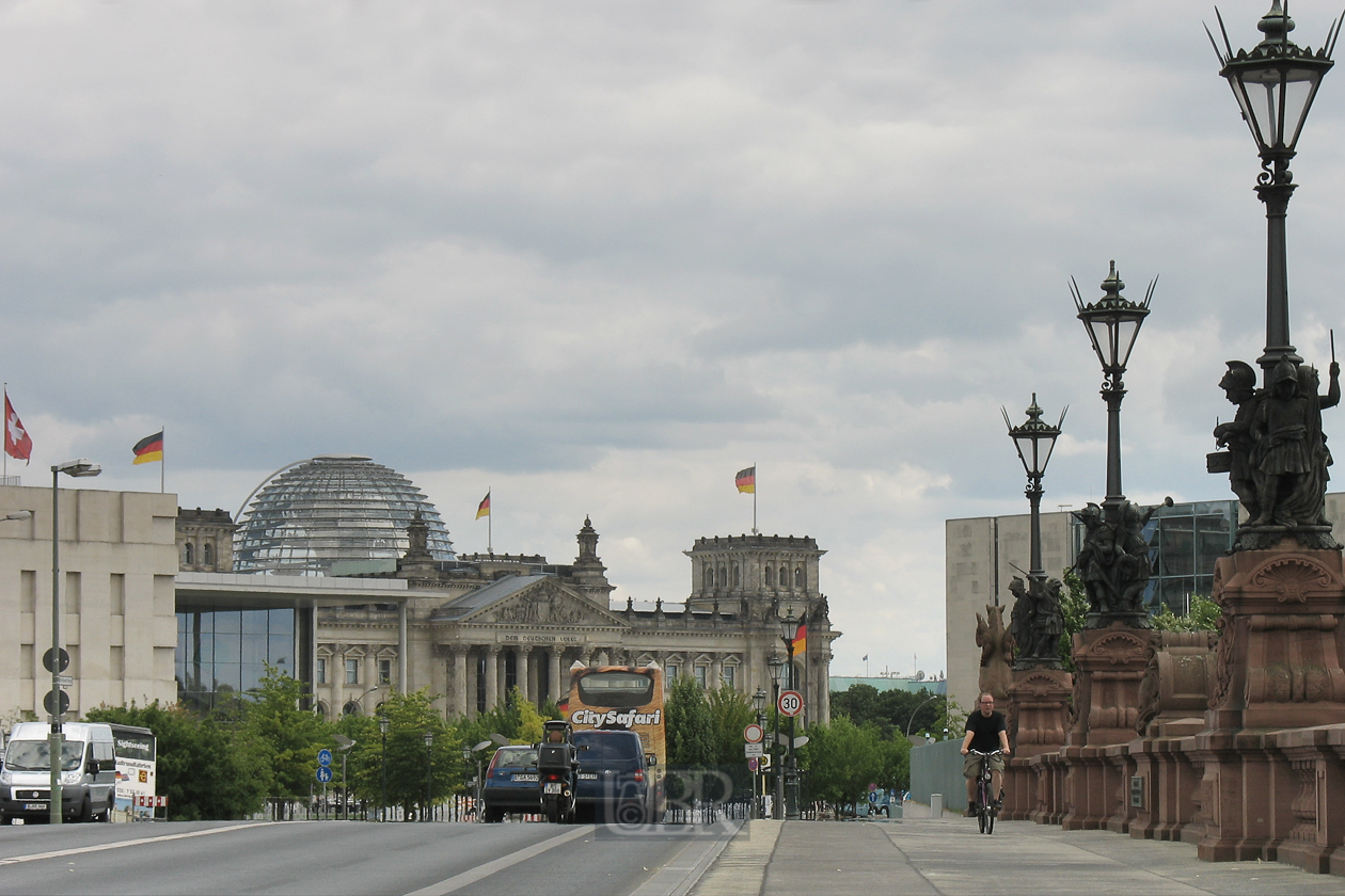 reichstag_moltke_bruecke