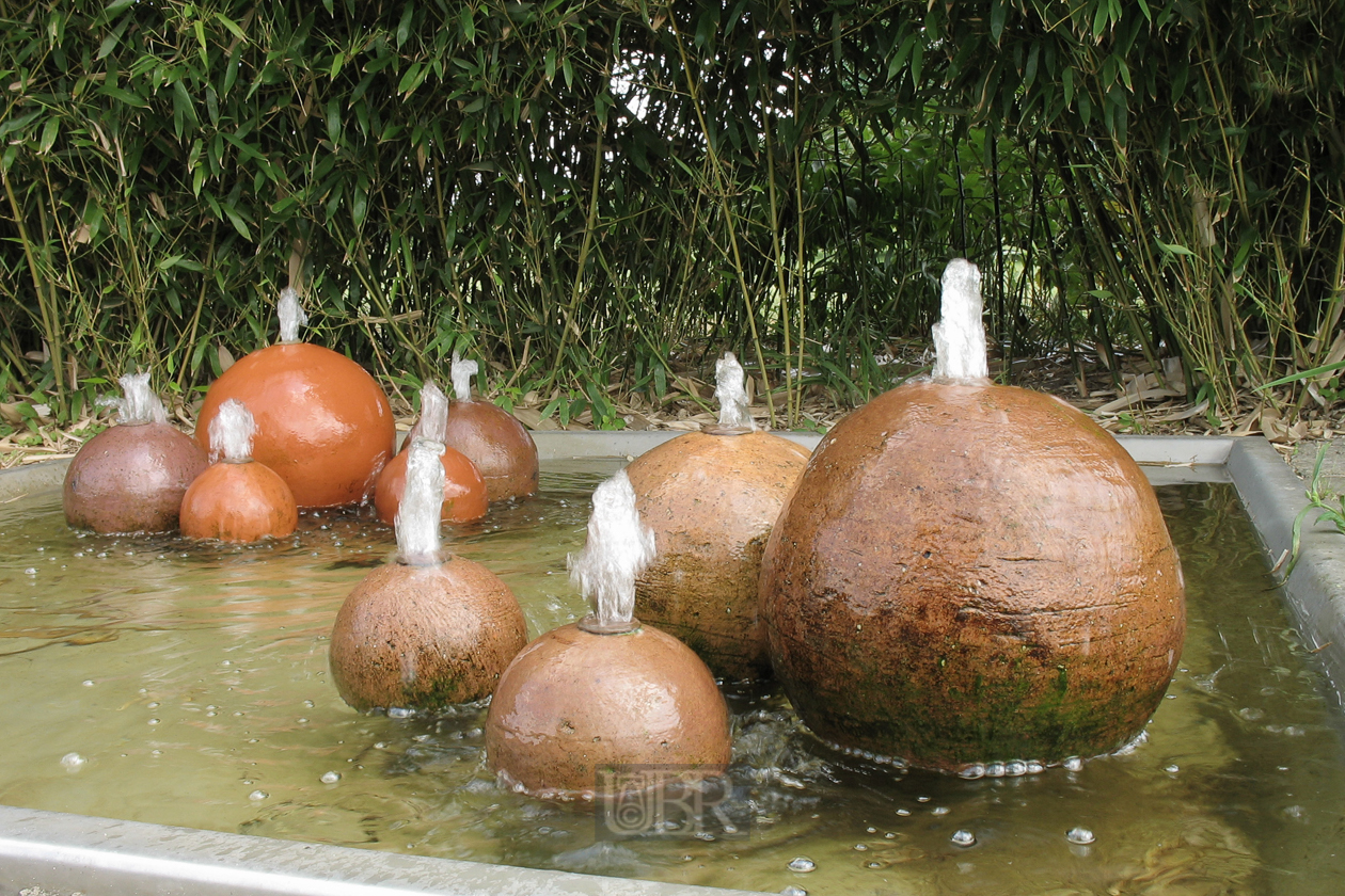 55_garten_brunnen_01