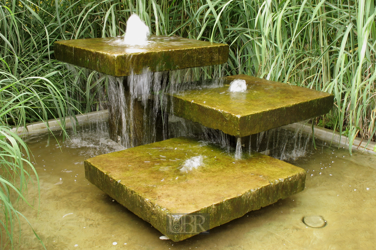 55_garten_brunnen_02