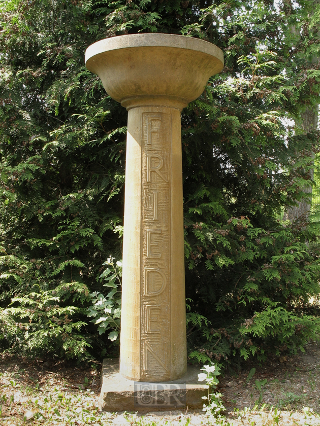 55_garten_frieden_saeule