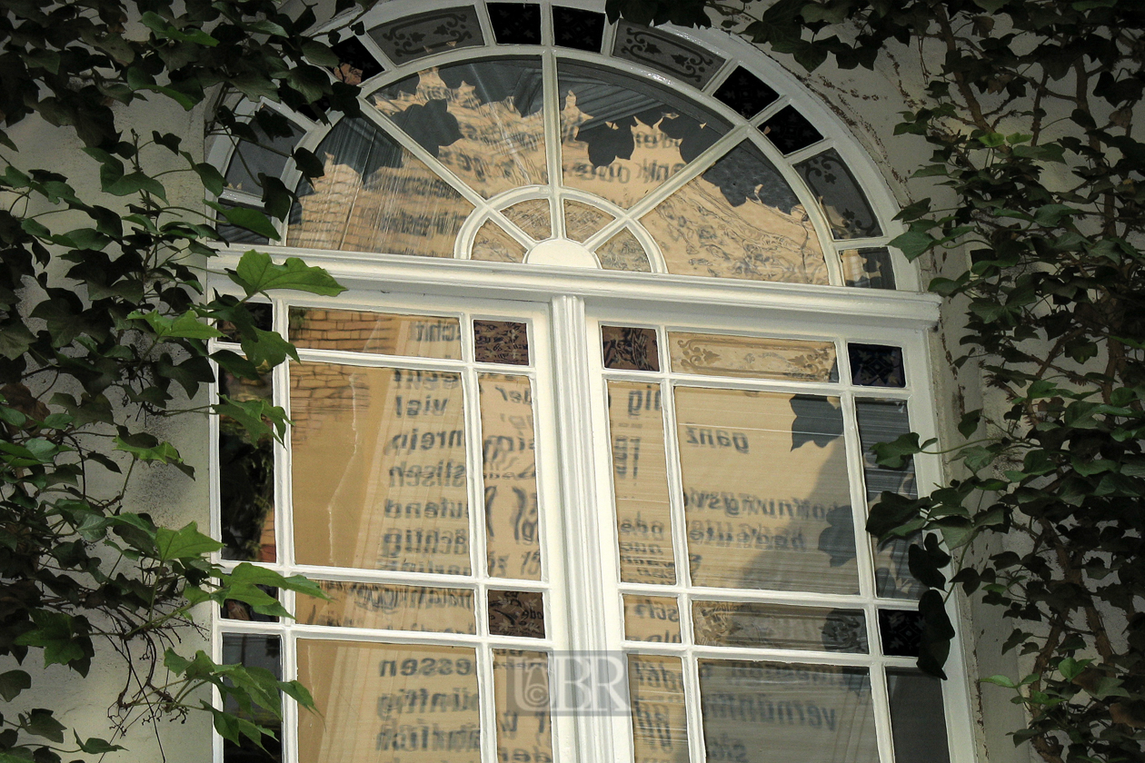 gips_hoefe_03_fenster_spiegelung