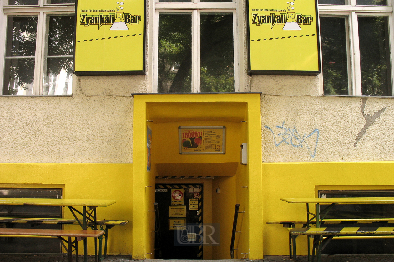 laden_01_zyankali_bar