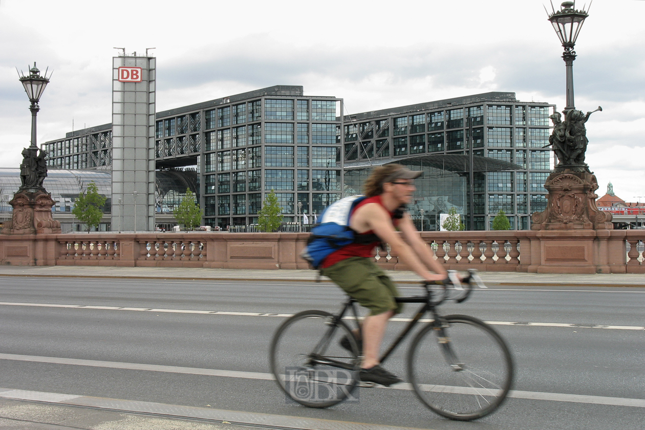 02_motion_bahnhof_radler