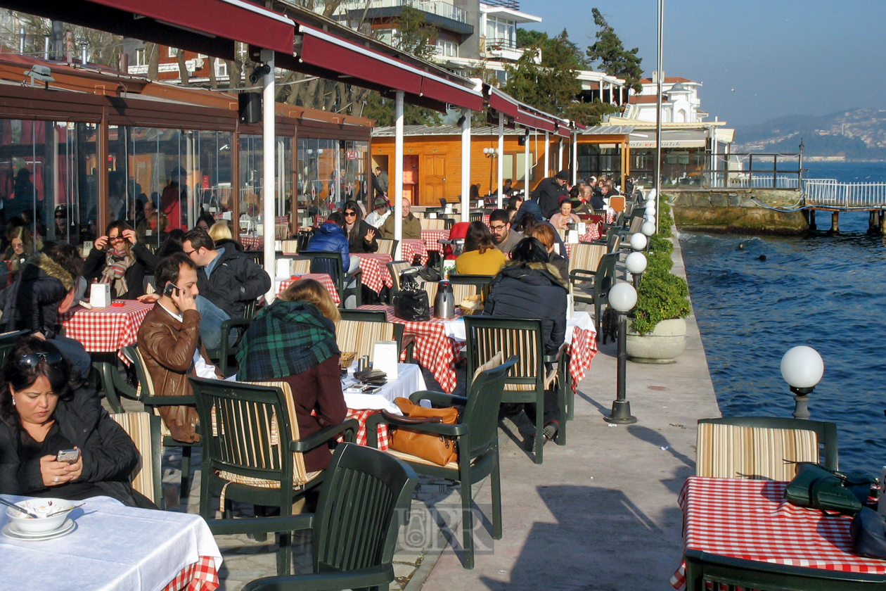 Cafe am Bosporus im Stadtteil Istinye