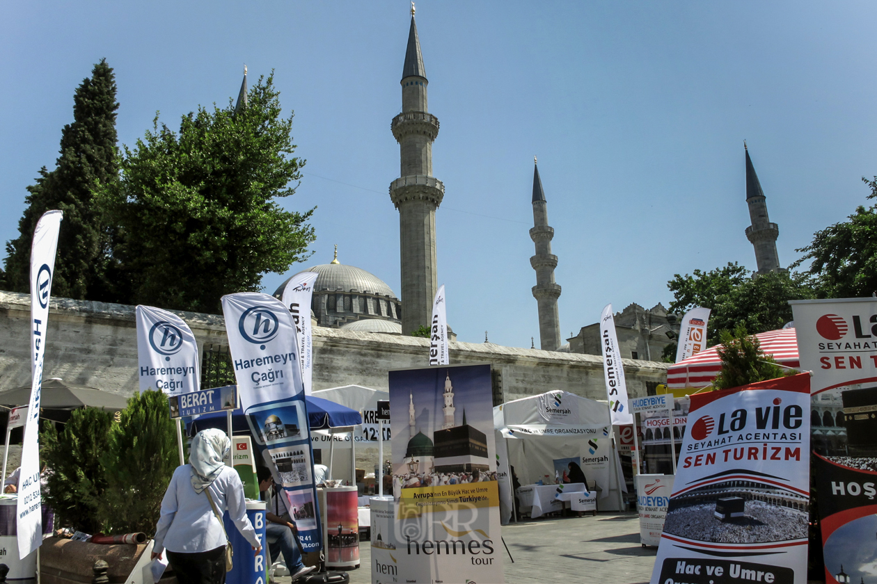 Fatih Camii und Tourismus Ausstellung