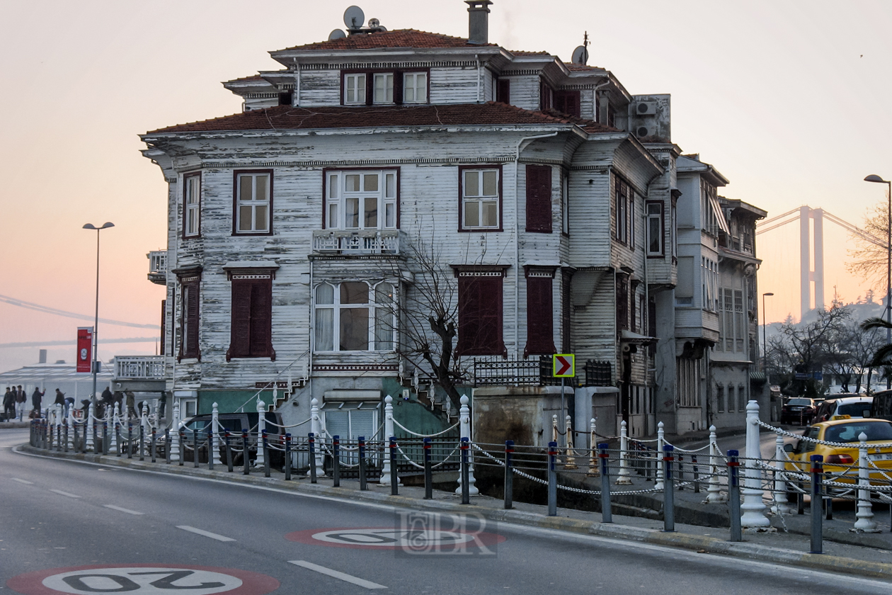 Gebäude direkt am Bosporus