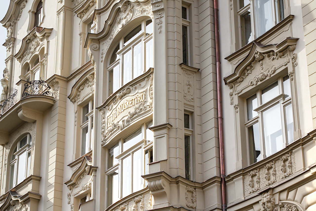 josefov_15_fassade_u_tri_musketyru