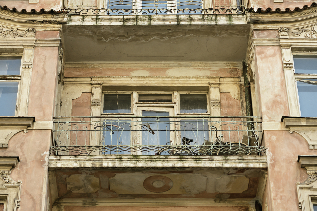 josefov_18_fassade_balkon_fahrrad