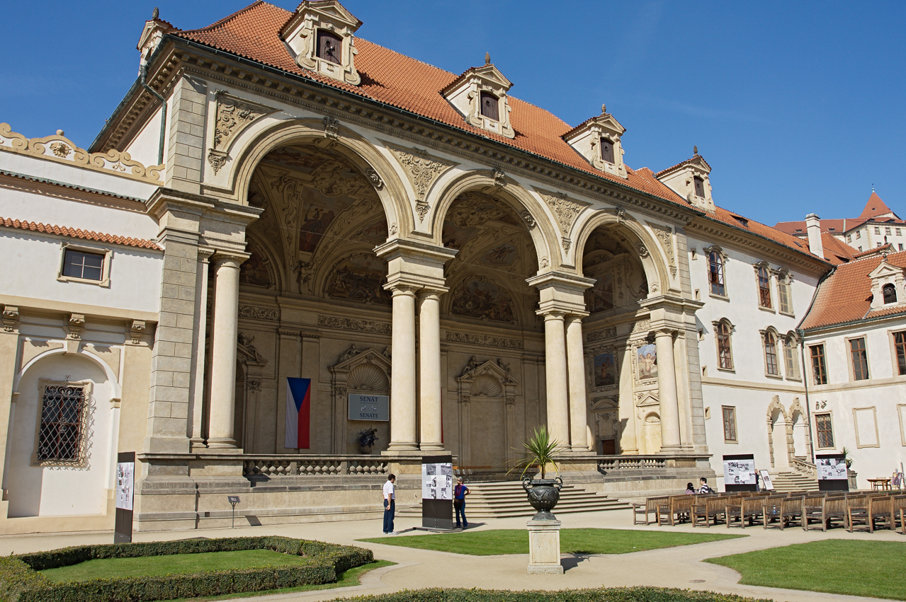 mala_11_valdsteinsky_05_senat