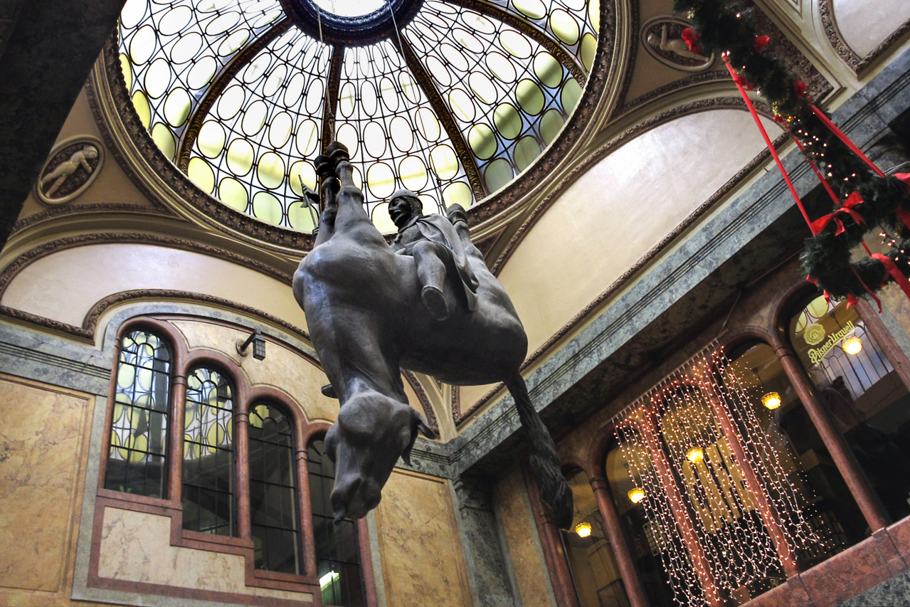 05_lucerna_01_hus_pferd