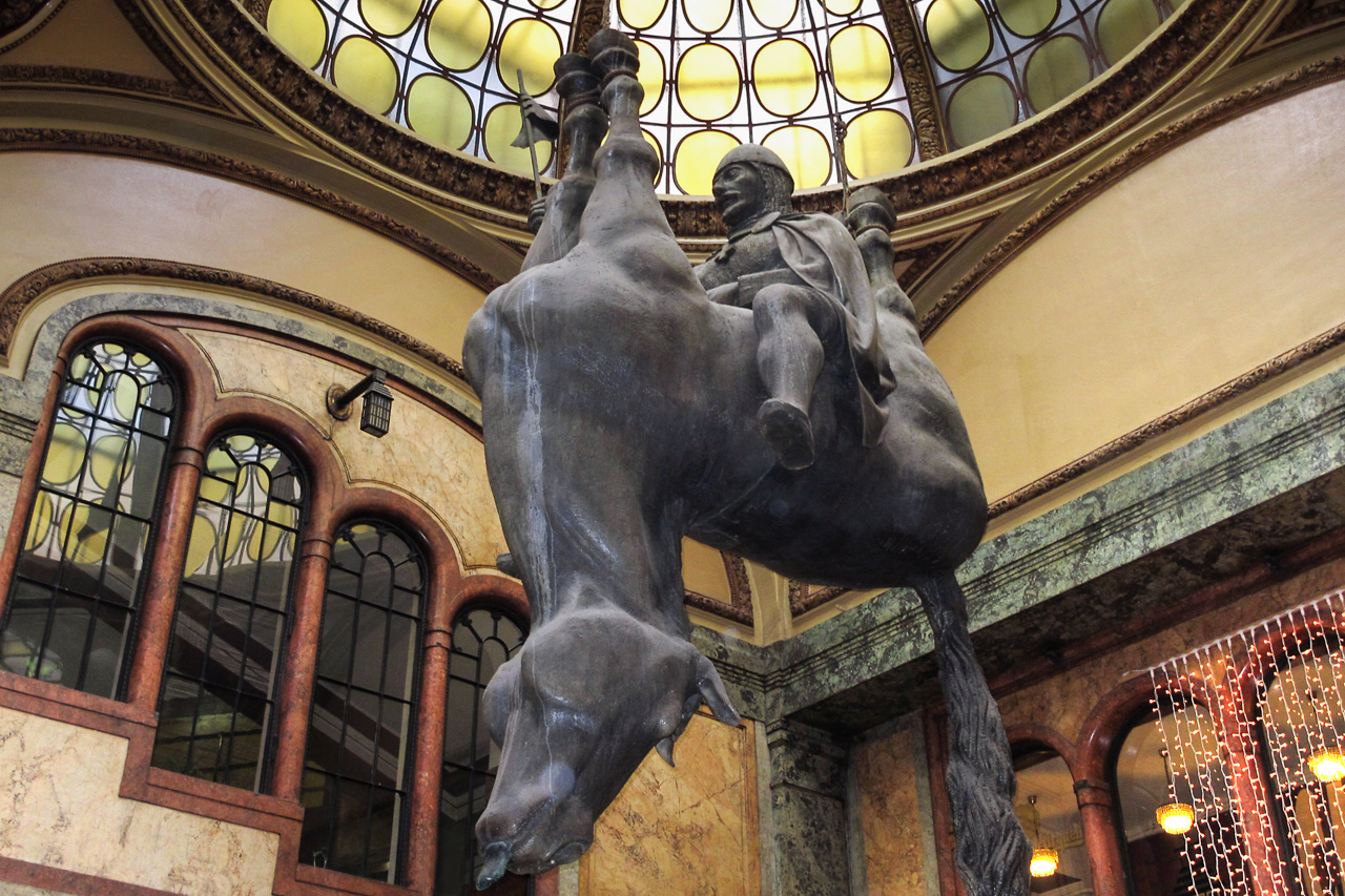 05_lucerna_02_hus_pferd