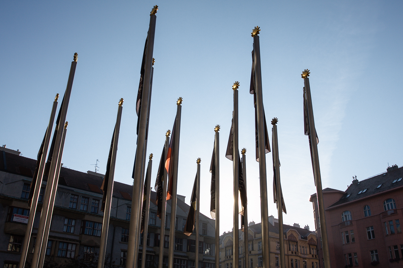 licht_01_fahnen_masten