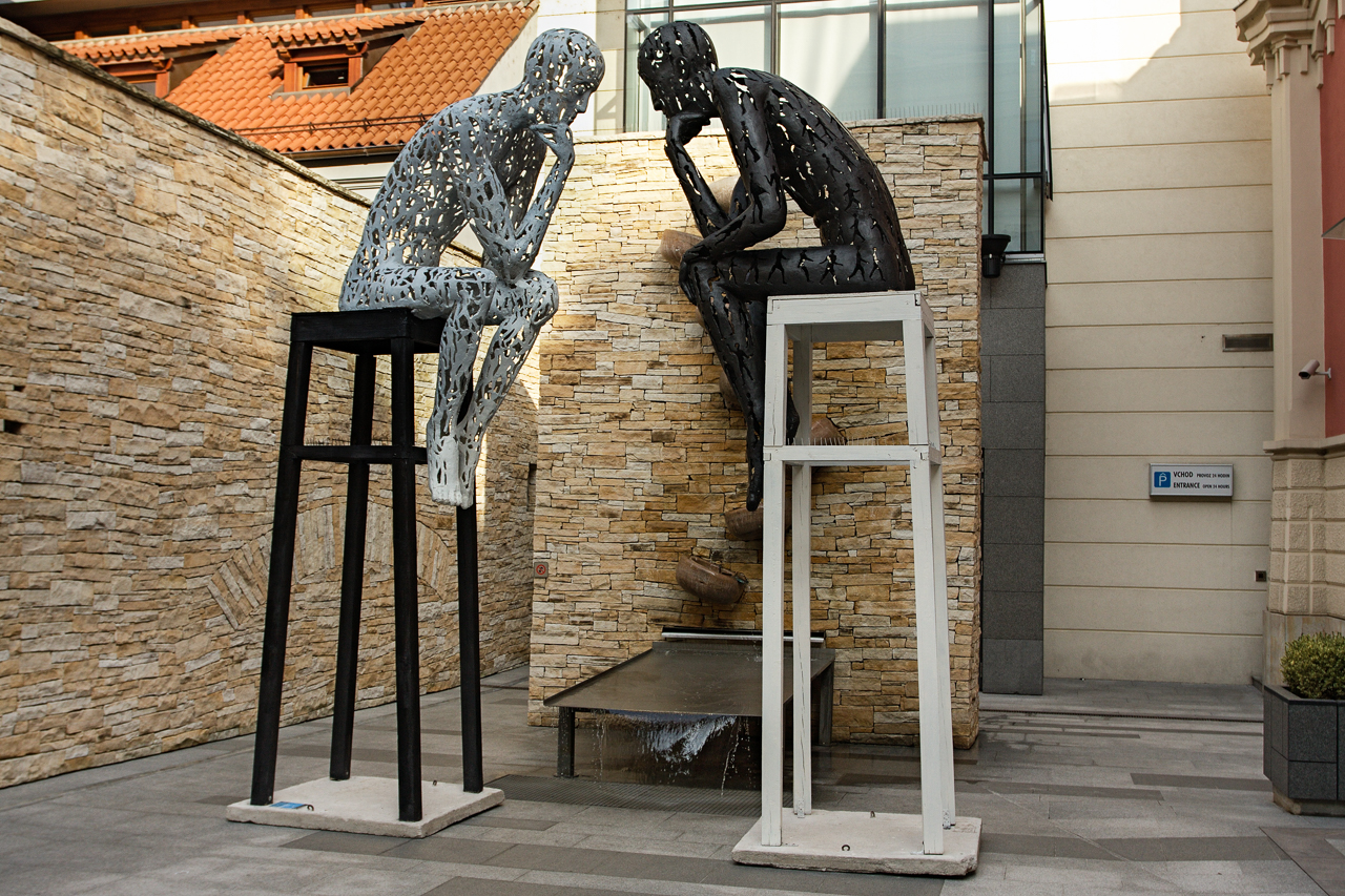 plakatives_12_kunst_im_innenhof