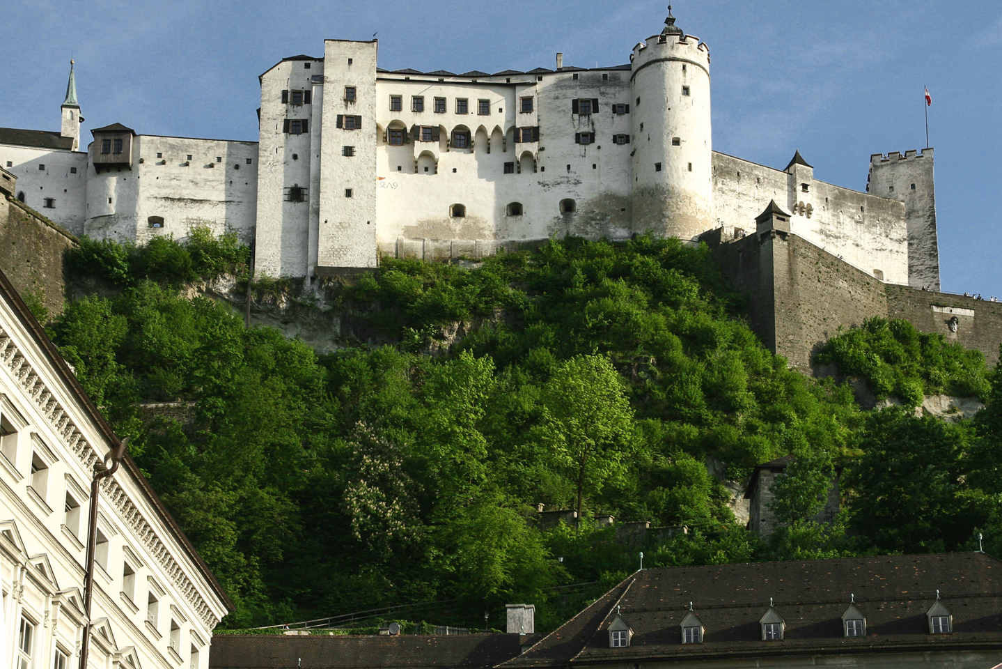 01_blick_auf_hohensalzburg_03_vom_dom_aus