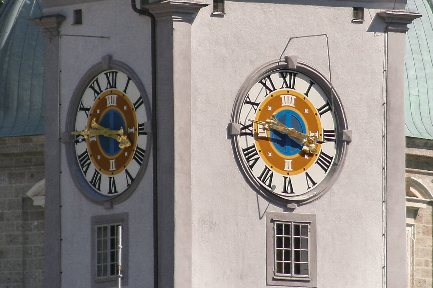 04_turm_uhr_02_vor_dom