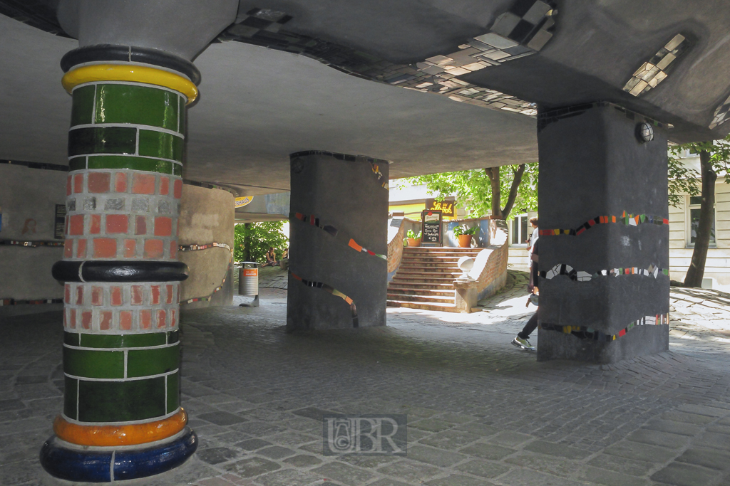 wien_hundertwasser_12_saeulen