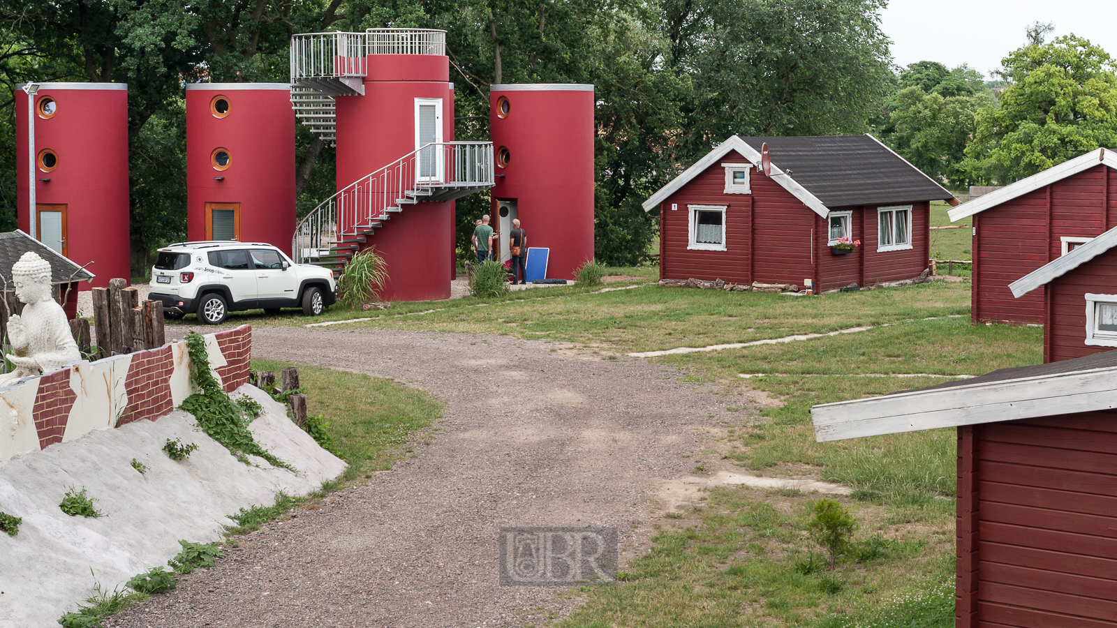 Wohntürme auf Campingplatz