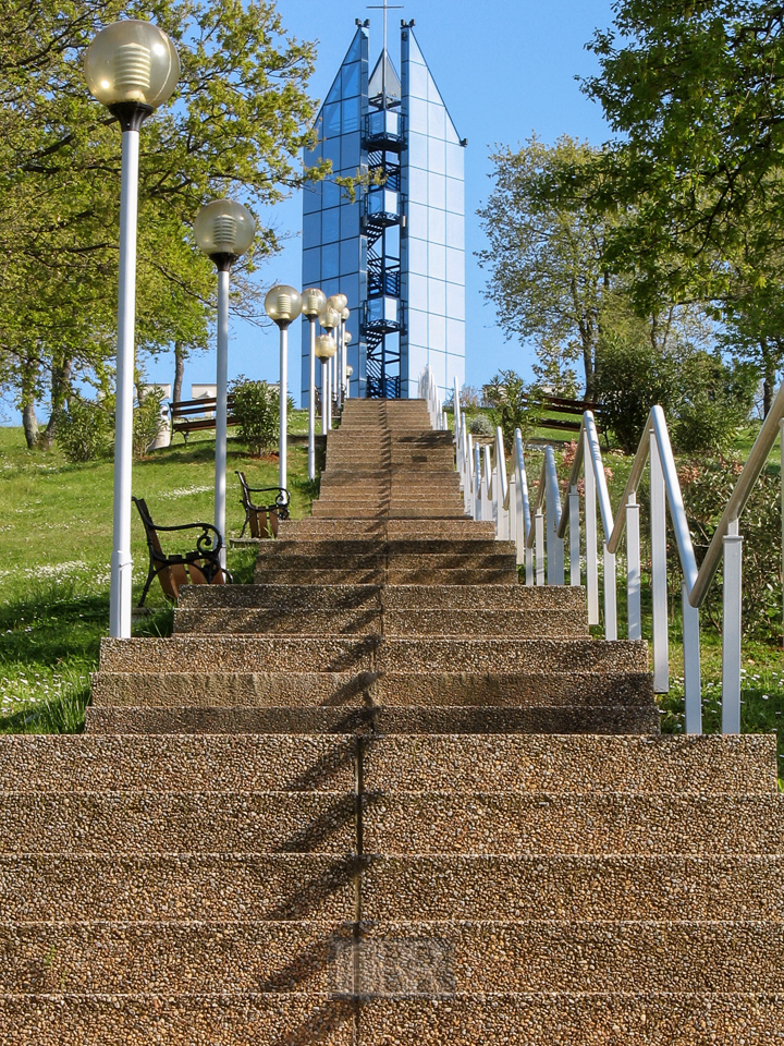 kirche_im_feriendorf