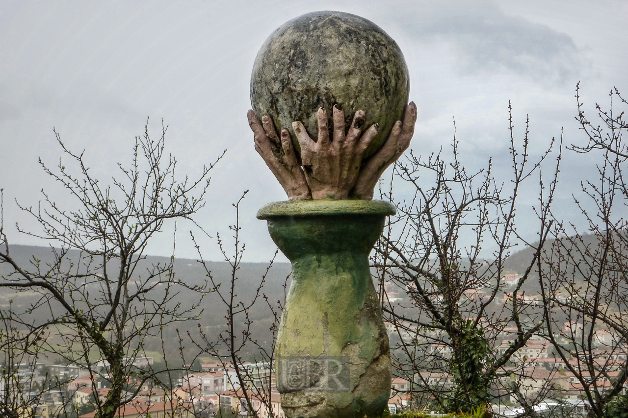 labin_33_kugel_skulptur