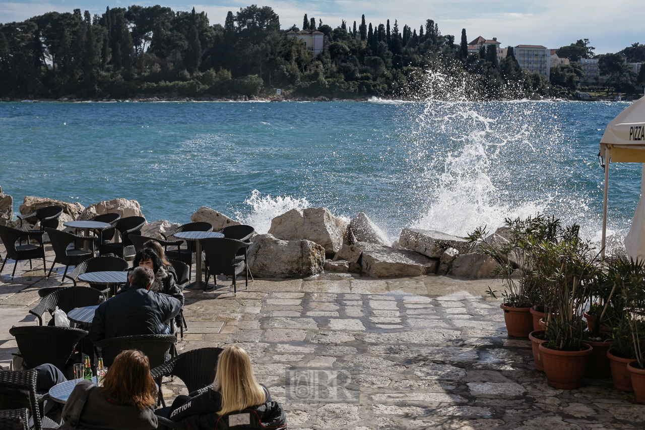 rovinj_55_molo_grande_cafegaeste