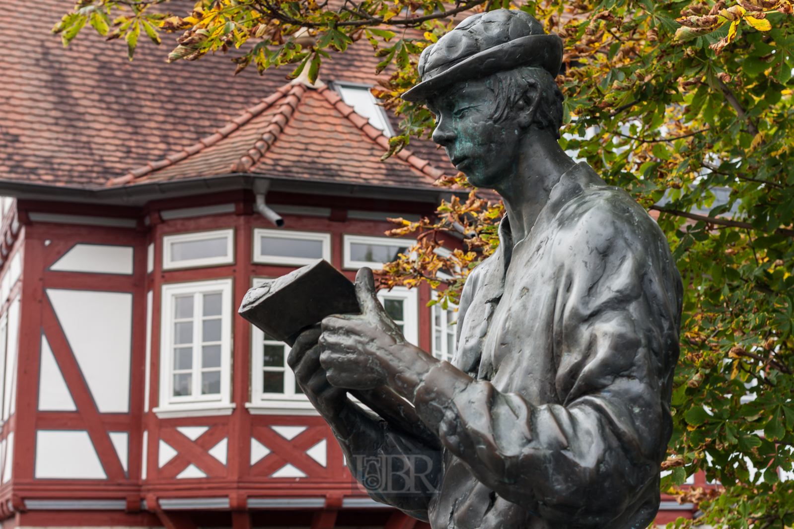 Melsungen - Der 'Bartenwetzer' an der gleichnamigen Bogenbrücke