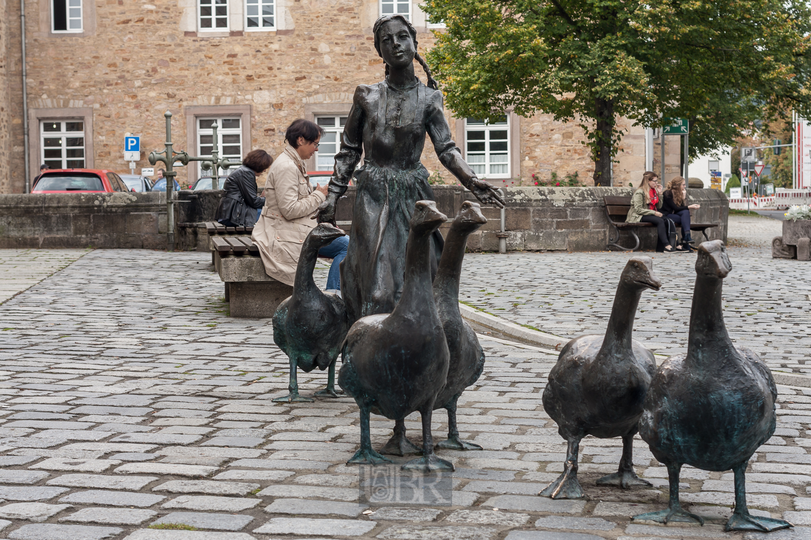 Melsungen - die 'Gänseliesel' am Schloss